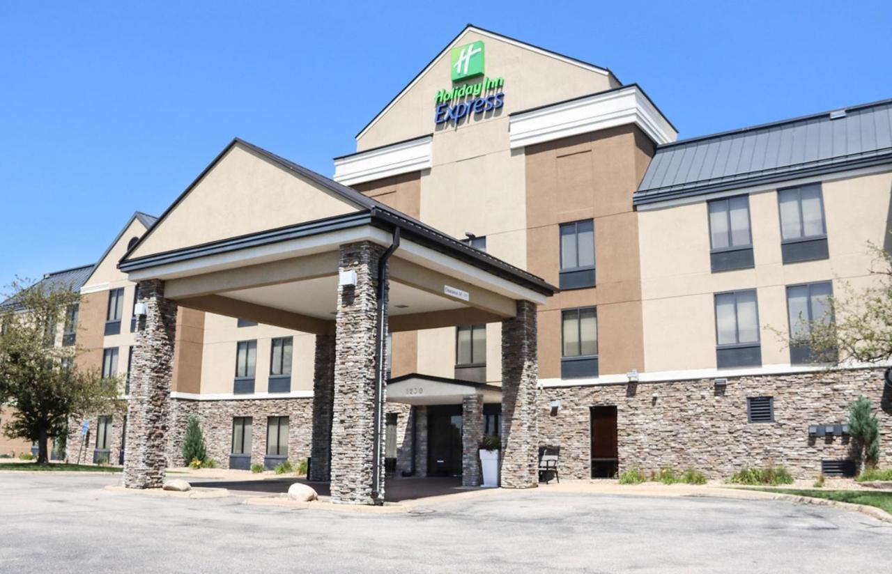 Holiday Inn Express Cedar Rapids - Collins Road By Ihg Eksteriør bilde