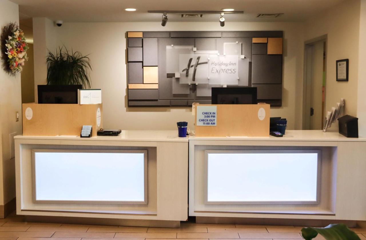 Holiday Inn Express Cedar Rapids - Collins Road By Ihg Eksteriør bilde