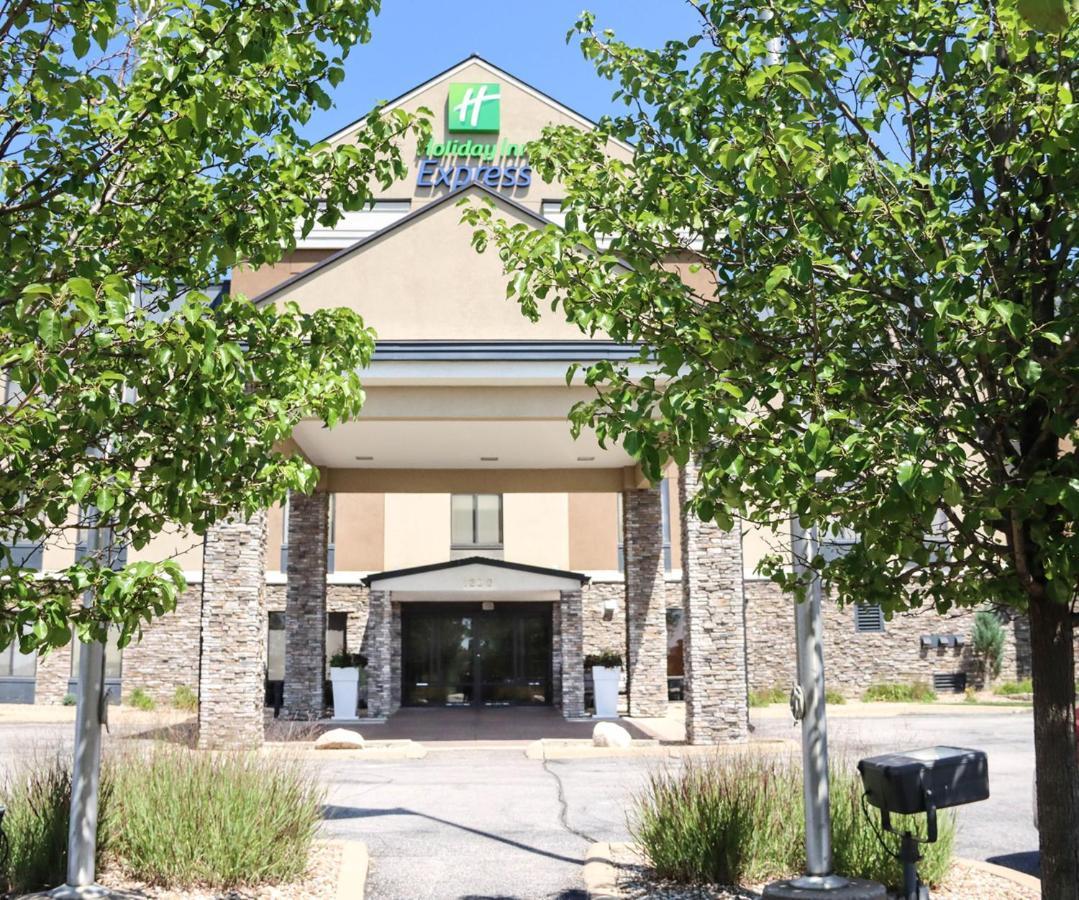 Holiday Inn Express Cedar Rapids - Collins Road By Ihg Eksteriør bilde