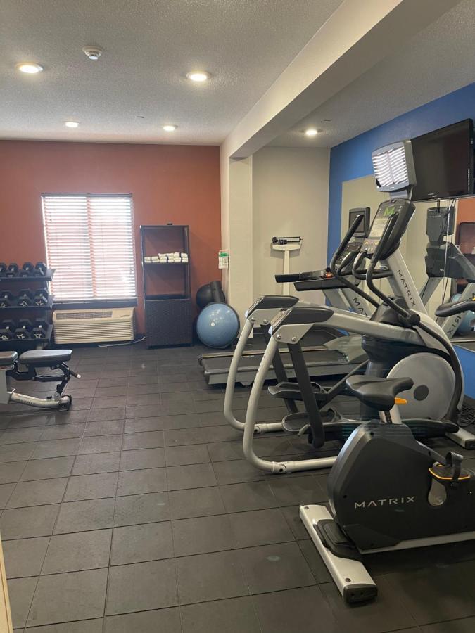 Holiday Inn Express Cedar Rapids - Collins Road By Ihg Eksteriør bilde