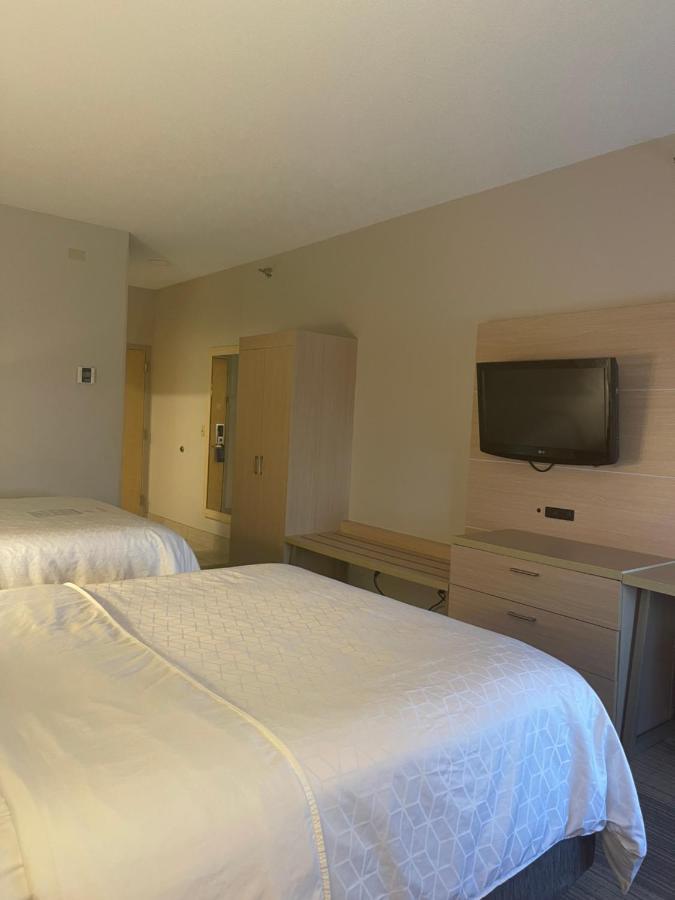 Holiday Inn Express Cedar Rapids - Collins Road By Ihg Eksteriør bilde