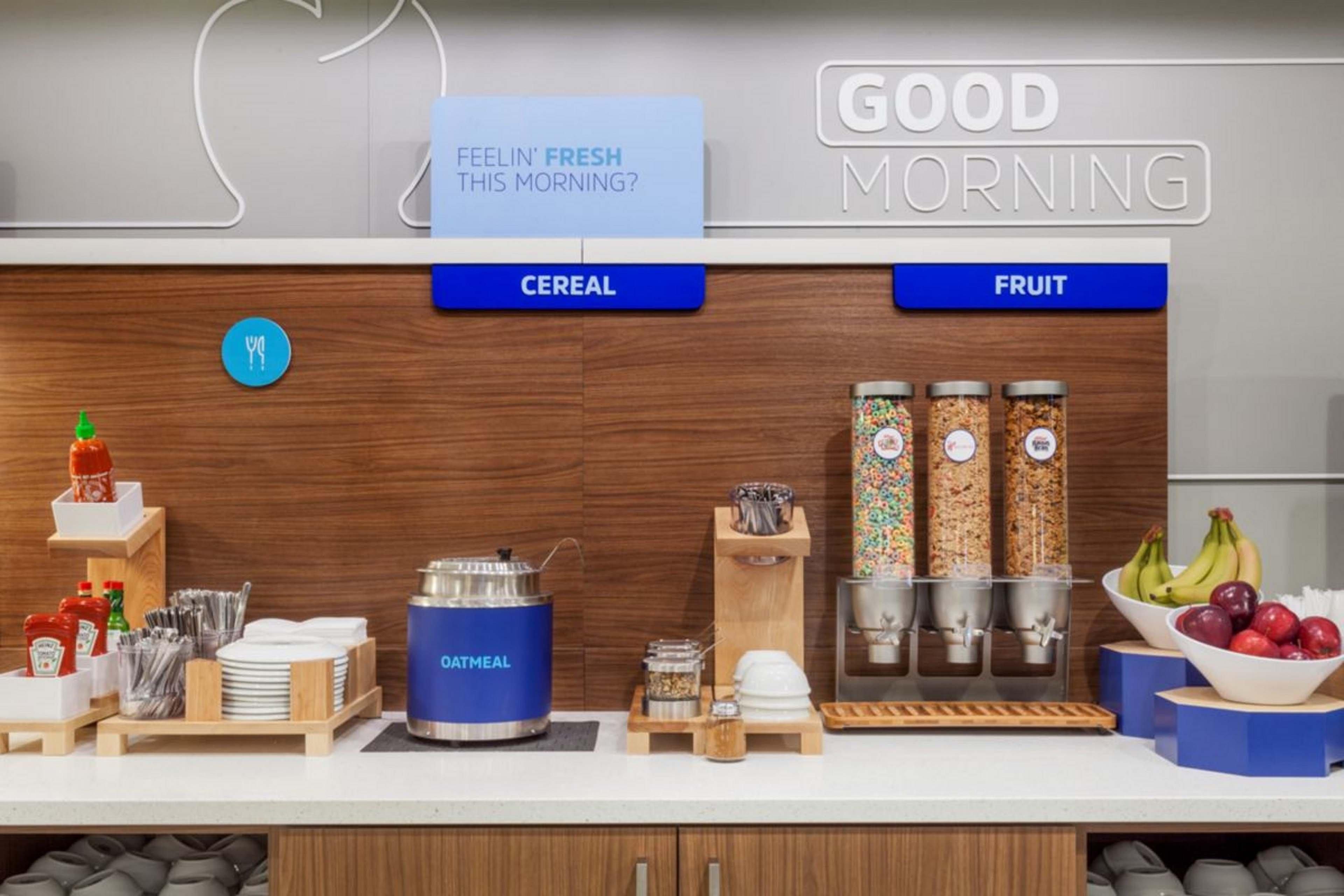 Holiday Inn Express Cedar Rapids - Collins Road By Ihg Eksteriør bilde