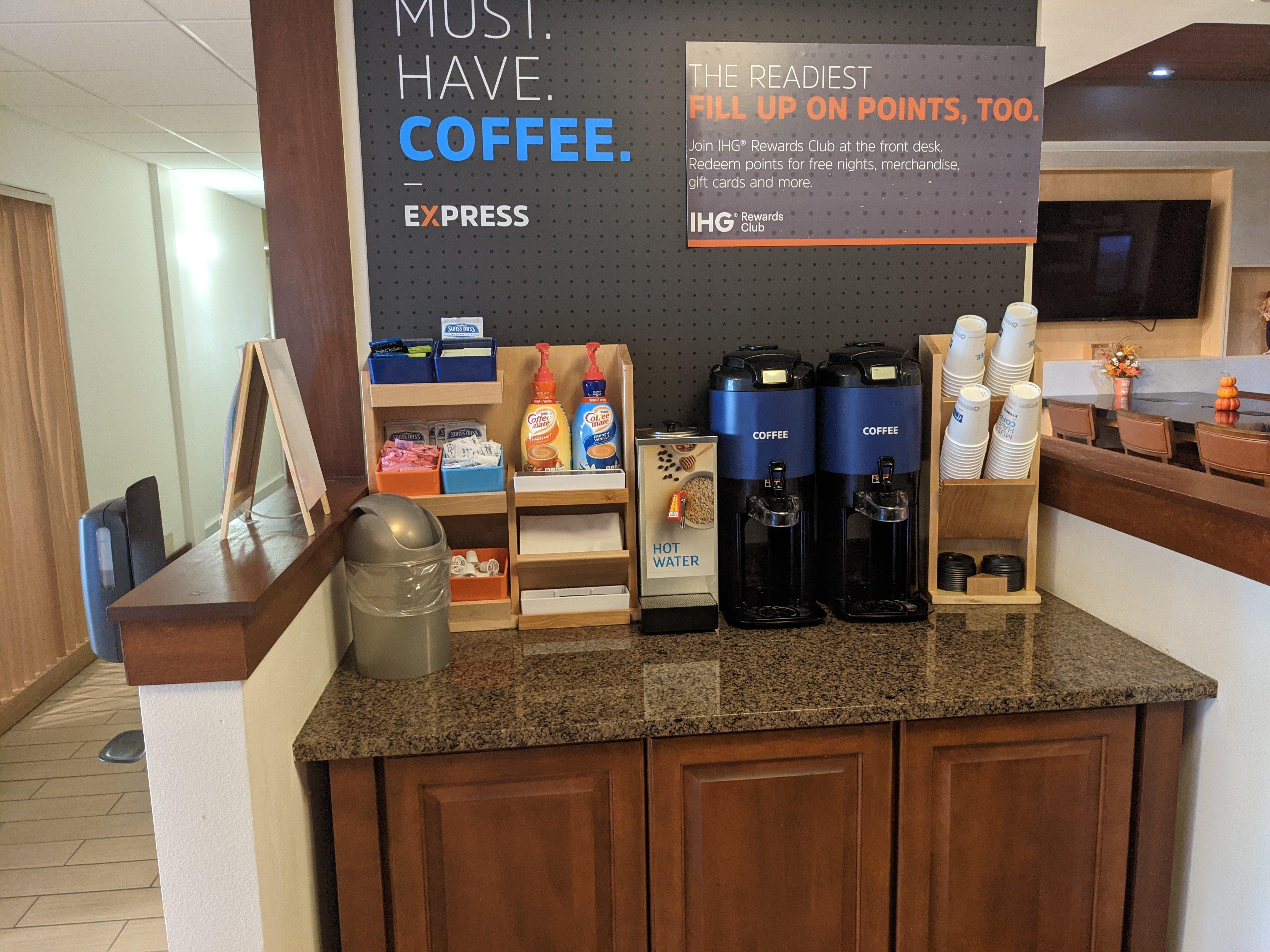 Holiday Inn Express Cedar Rapids - Collins Road By Ihg Eksteriør bilde