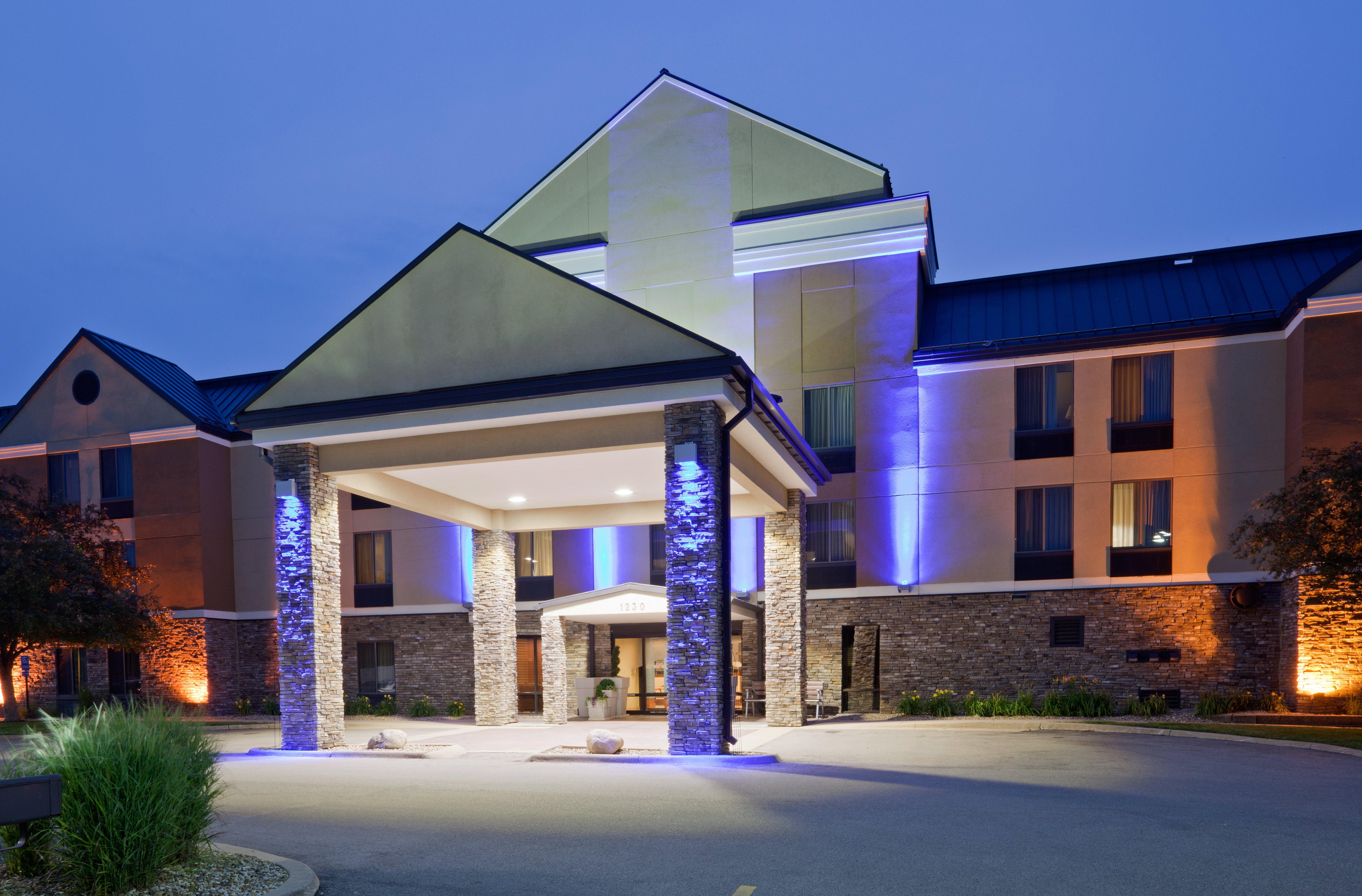 Holiday Inn Express Cedar Rapids - Collins Road By Ihg Eksteriør bilde