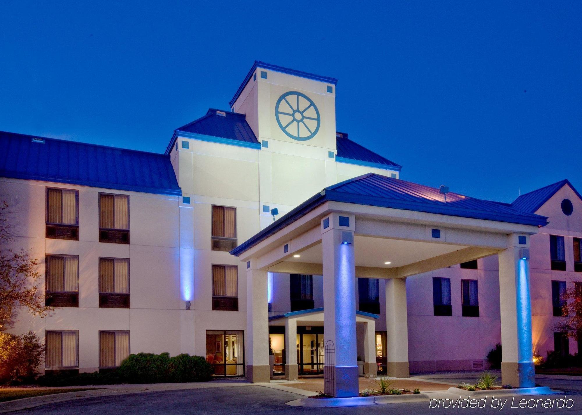 Holiday Inn Express Cedar Rapids - Collins Road By Ihg Eksteriør bilde