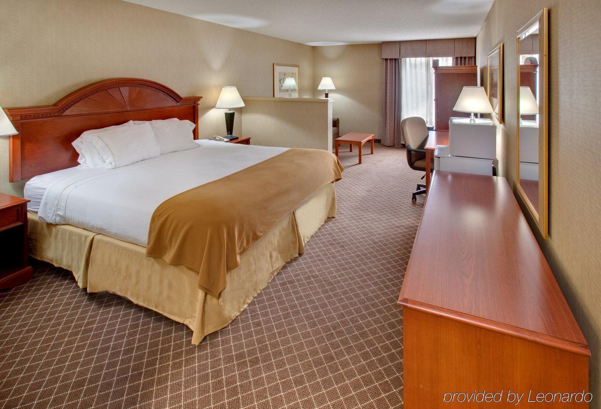 Holiday Inn Express Cedar Rapids - Collins Road By Ihg Rom bilde